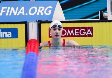 开云中国网站-世锦赛张雨霏摘铜闫子贝第5 徐嘉余无缘100仰决赛